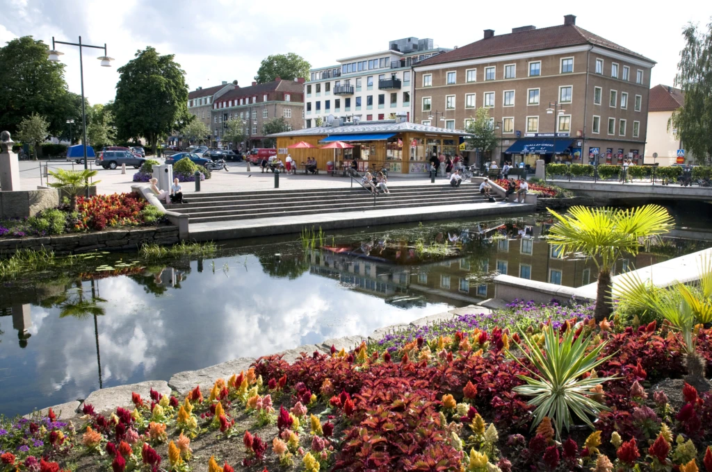 Vy över Lillån mot Lilla torget.