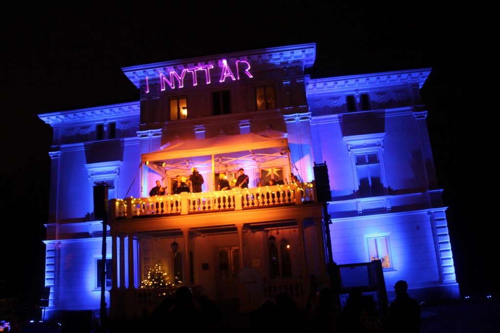 Slottet var upplyst och fint.