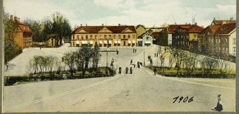 Vykort med bild över Stora torget i Alingsås från 1906