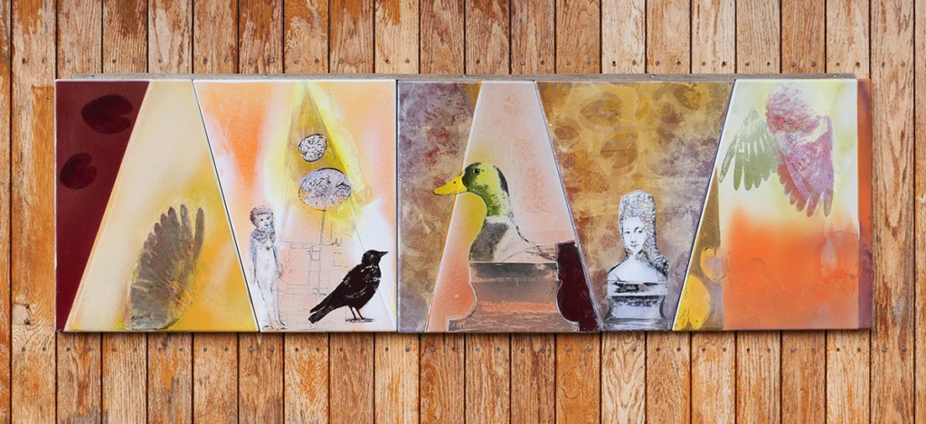 Fotografi av offentlig konst föreställande gräsand, en kvinna och olika färger.