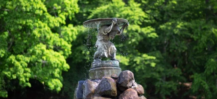Foto på skulpturen Vattenbäraren