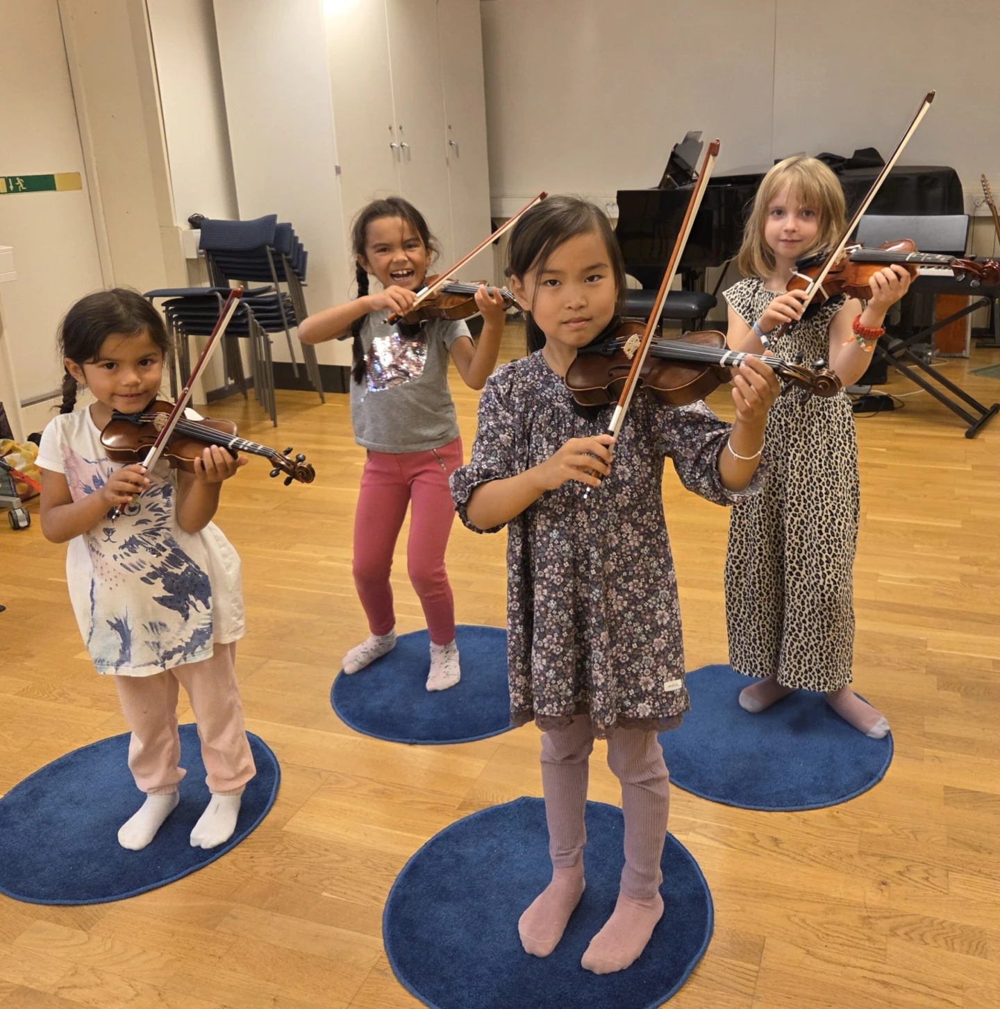 Elever från Kulturskolan spelar fiol