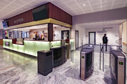 Entrén på Nolhaga Parkbad.