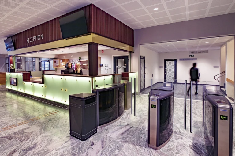 Entrén på Nolhaga Parkbad.